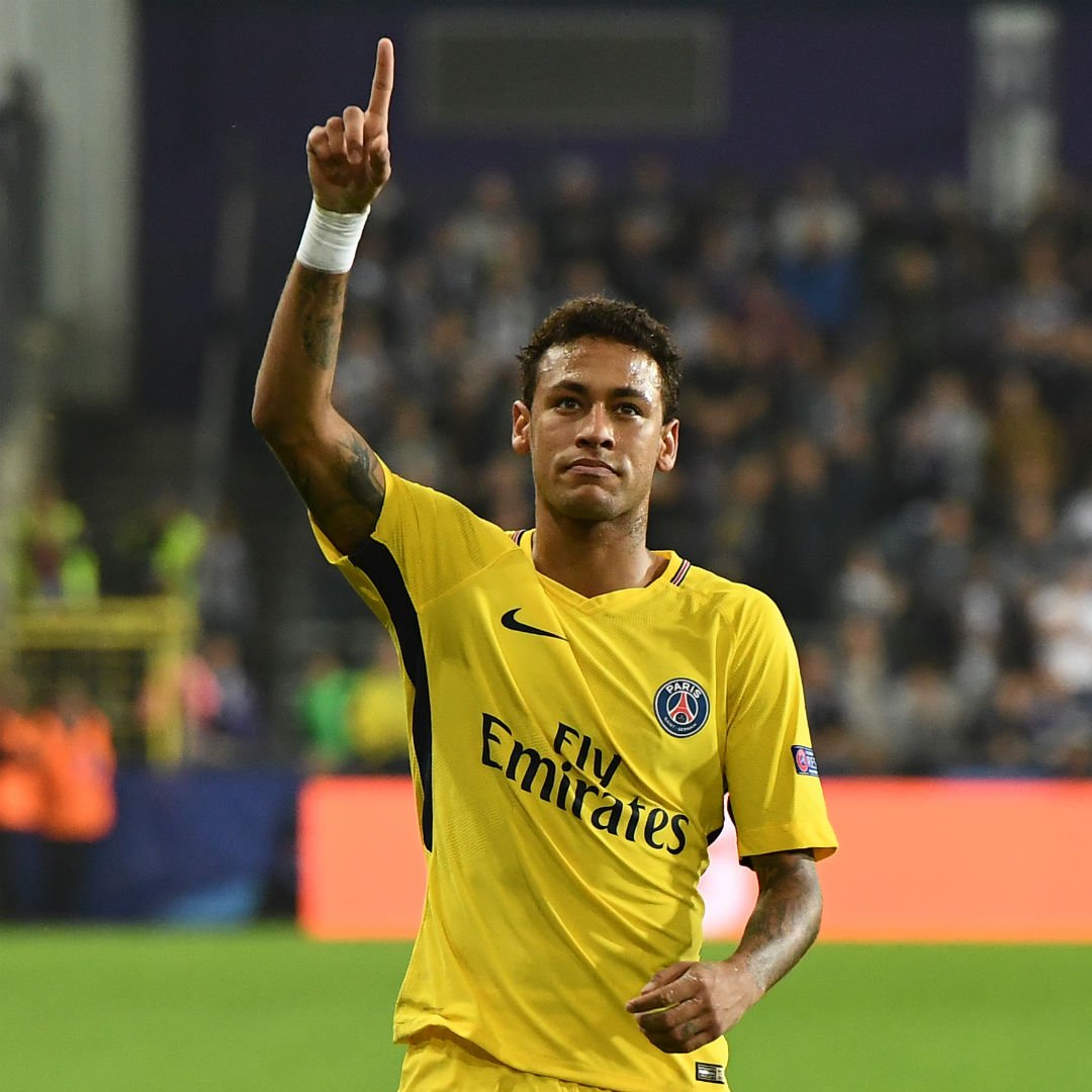 而年轻的余 而年轻的余